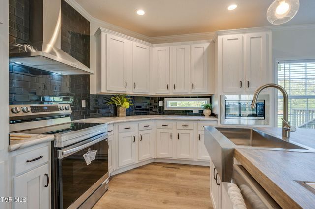 1558 River Path, Morristown, TN 37813