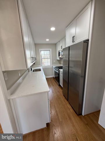 1608 13TH RD S, Arlington, VA 22204