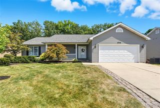 1721 Fairview Farms Circle, Wentzville, MO 63385