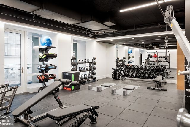 1289 Lexington Ave Apt 17A, New York City, NY 10028