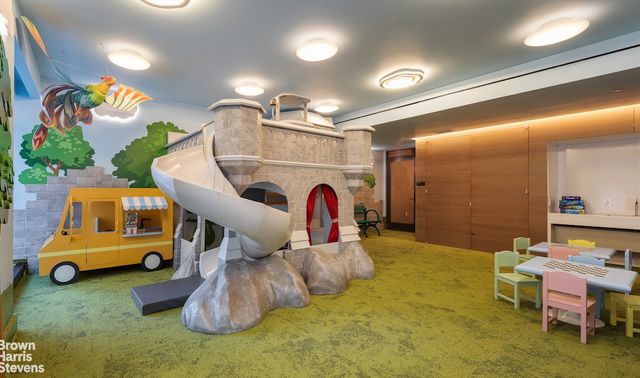 1289 Lexington Ave Apt 17A, New York City, NY 10028