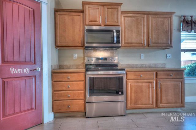 11614 W Six Rivers Ct, Boise, ID 83709