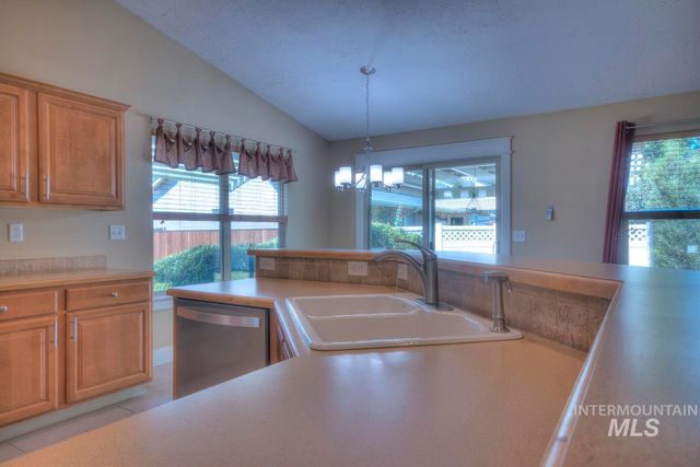 11614 W Six Rivers Ct, Boise, ID 83709