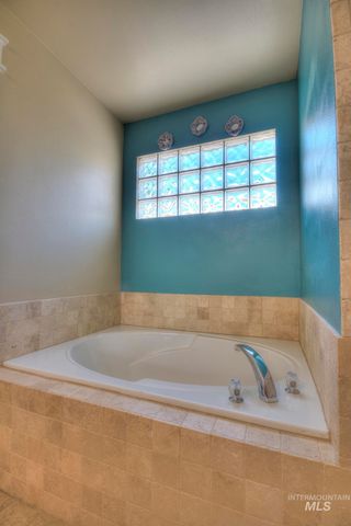 11614 W Six Rivers Ct, Boise, ID 83709
