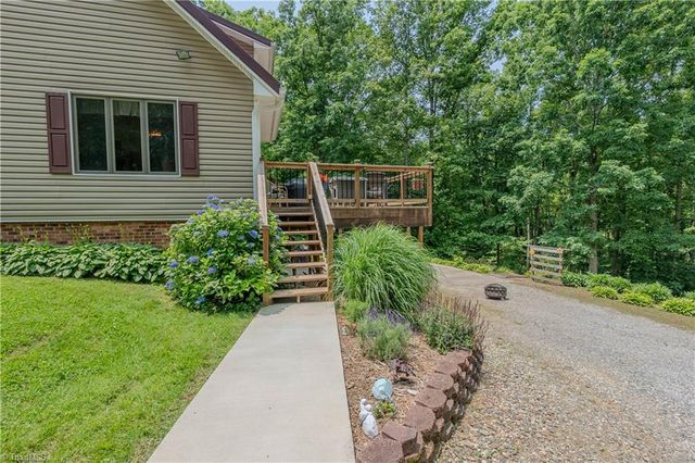 1160 Flinty Knoll Road, Pinnacle, NC 27043