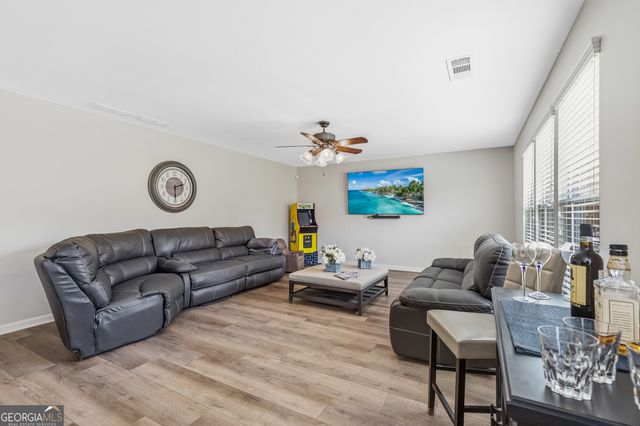 1670 Shire Village Drive, Sugar Hill, GA 30518