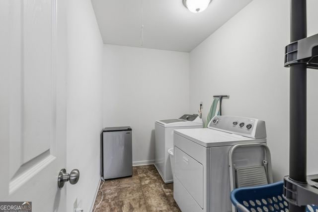 1670 Shire Village Drive, Sugar Hill, GA 30518