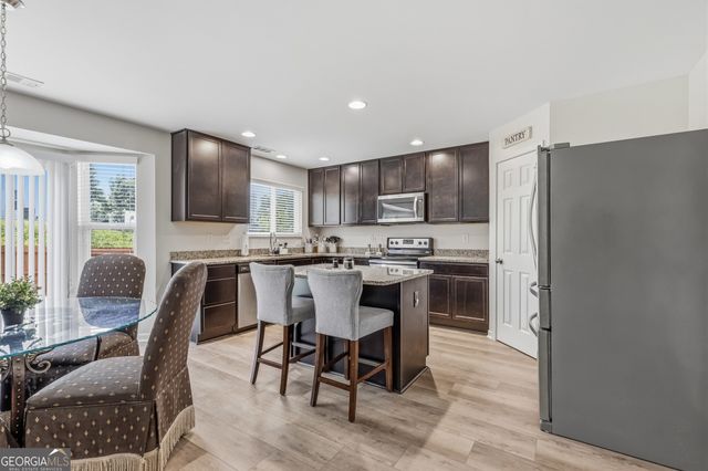 1670 Shire Village Drive, Sugar Hill, GA 30518
