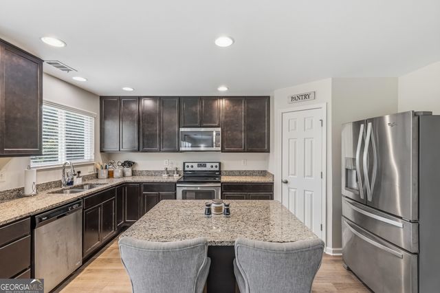 1670 Shire Village Drive, Sugar Hill, GA 30518