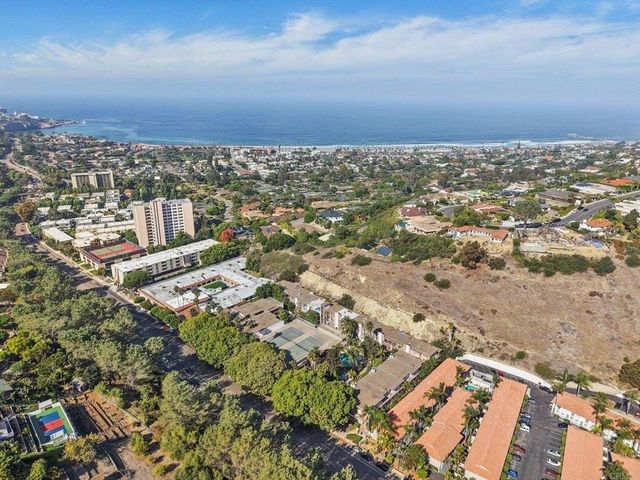 2600 Torrey Pines Road A13, La Jolla, CA 92037