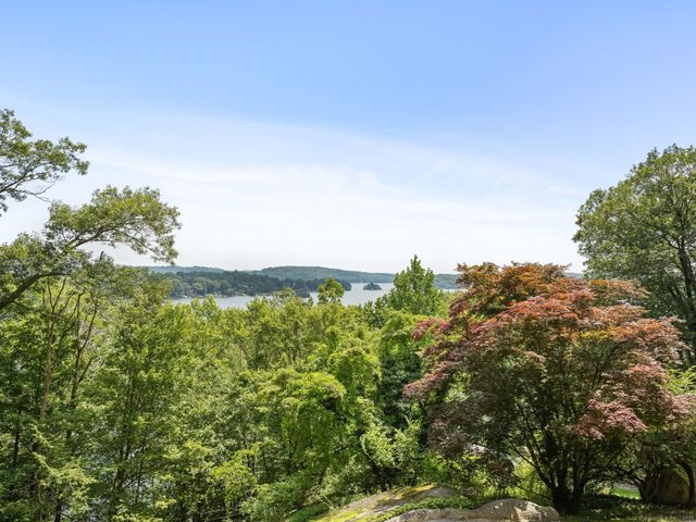 89 Wood Creek Road, New Fairfield, CT 06812