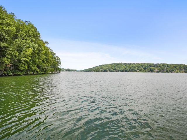 89 Wood Creek Road, New Fairfield, CT 06812
