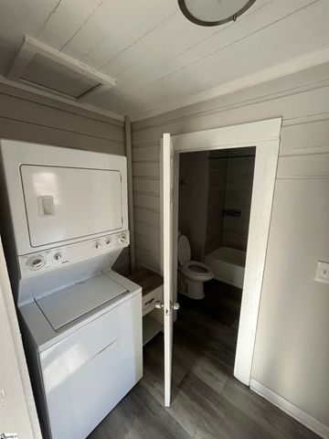 213 Law Street, Woodruff, SC 29388