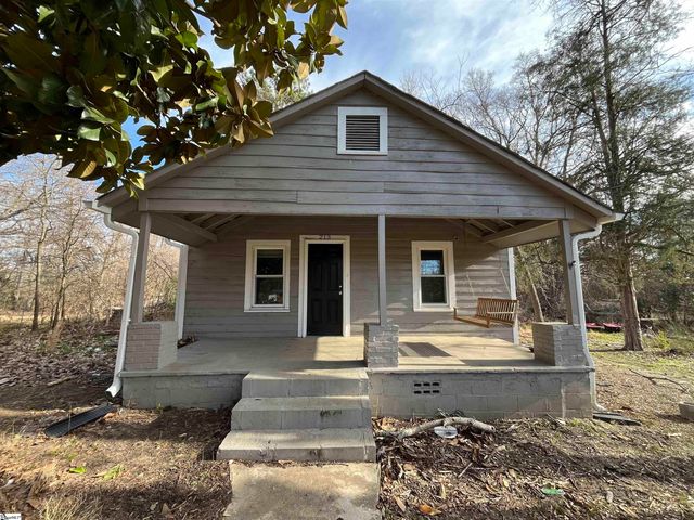 213 Law Street, Woodruff, SC 29388