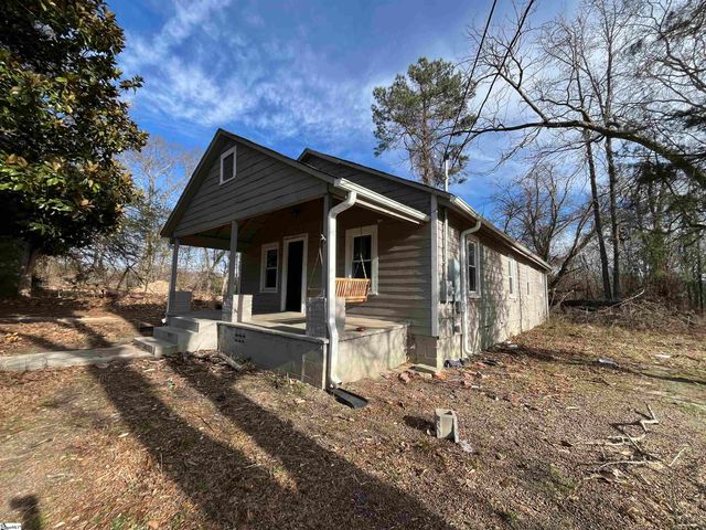 213 Law Street, Woodruff, SC 29388