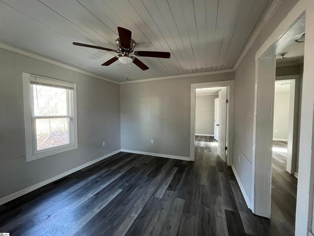 213 Law Street, Woodruff, SC 29388