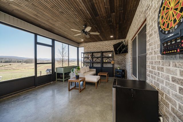 224 Murray Rd, Belvidere, TN 37306