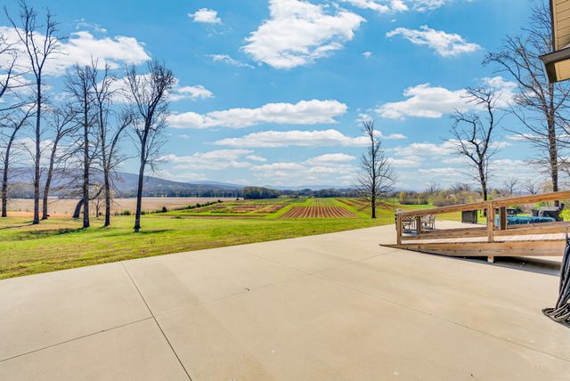 224 Murray Rd, Belvidere, TN 37306