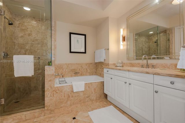 1435 Brickell Ave 3012, Miami, FL 33131