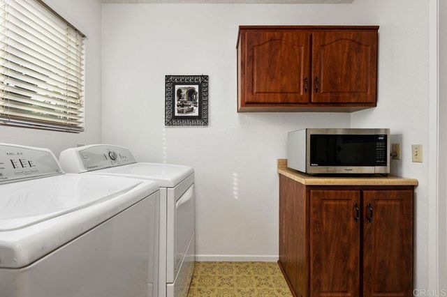 727 Nob Circle, Vista, CA 92084