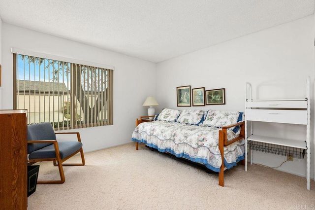 727 Nob Circle, Vista, CA 92084