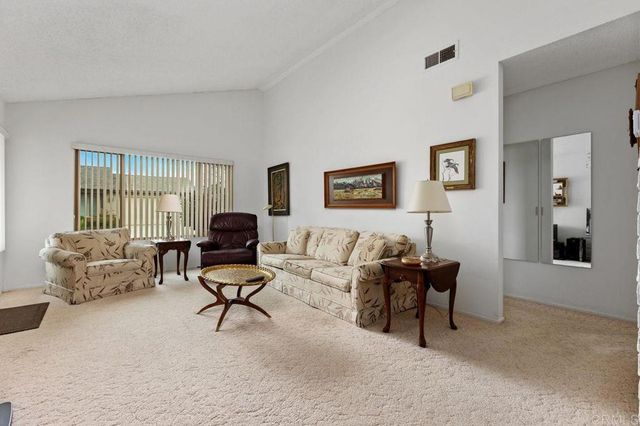 727 Nob Circle, Vista, CA 92084