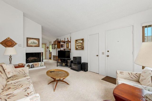 727 Nob Circle, Vista, CA 92084