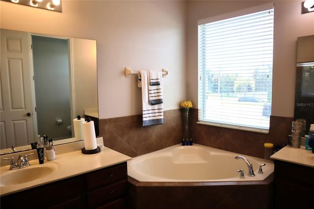 2100 MISTY GLEN DRIVE, Apopka, FL 32712