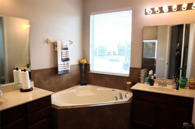 2100 MISTY GLEN DRIVE, Apopka, FL 32712