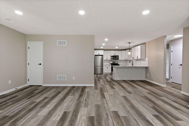 6702 Axtel Drive, 6E, Canal Winchester, OH 43110