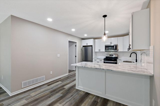 6702 Axtel Drive, 6E, Canal Winchester, OH 43110