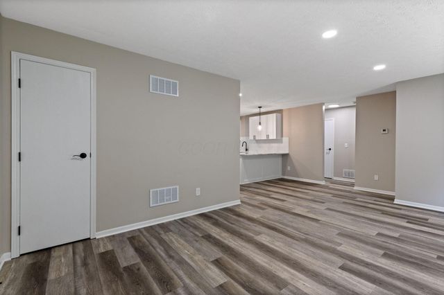 6702 Axtel Drive, 6E, Canal Winchester, OH 43110
