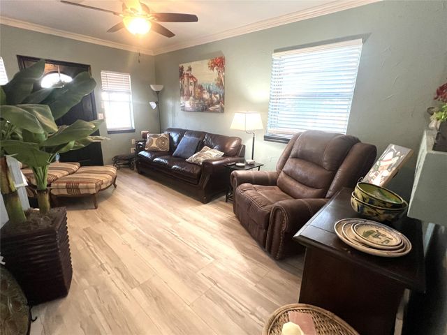 1010 W Moss Street, Eastland, TX 76448