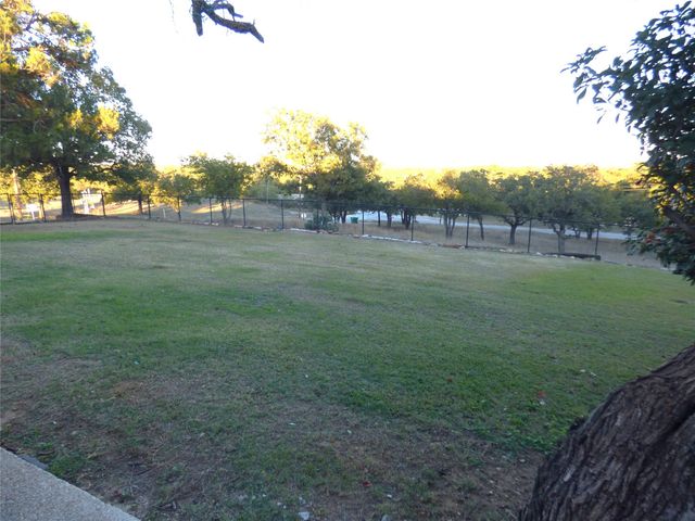 1010 W Moss Street, Eastland, TX 76448