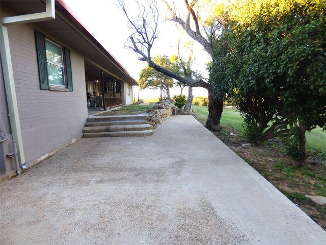 1010 W Moss Street, Eastland, TX 76448