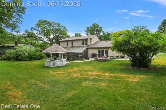 1854 Ludgate Lane, Rochester Hills, MI 48309