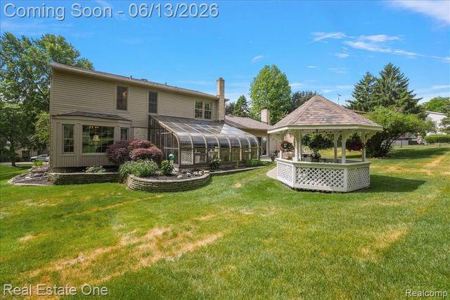 1854 Ludgate Lane, Rochester Hills, MI 48309
