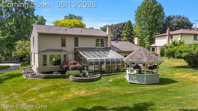 1854 Ludgate Lane, Rochester Hills, MI 48309