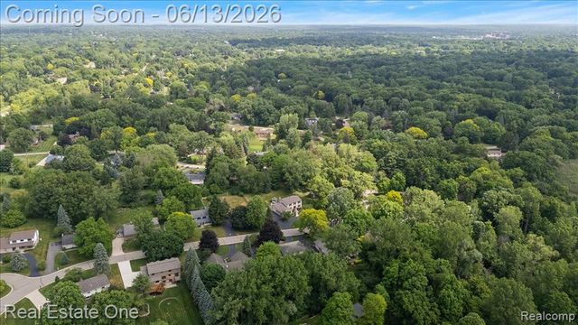 1854 Ludgate Lane, Rochester Hills, MI 48309