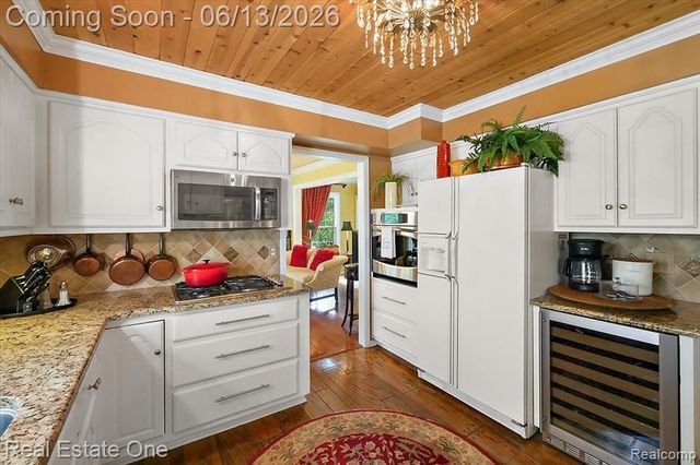 1854 Ludgate Lane, Rochester Hills, MI 48309
