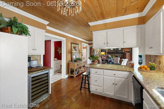 1854 Ludgate Lane, Rochester Hills, MI 48309