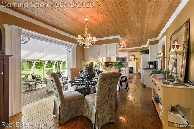 1854 Ludgate Lane, Rochester Hills, MI 48309
