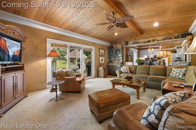 1854 Ludgate Lane, Rochester Hills, MI 48309