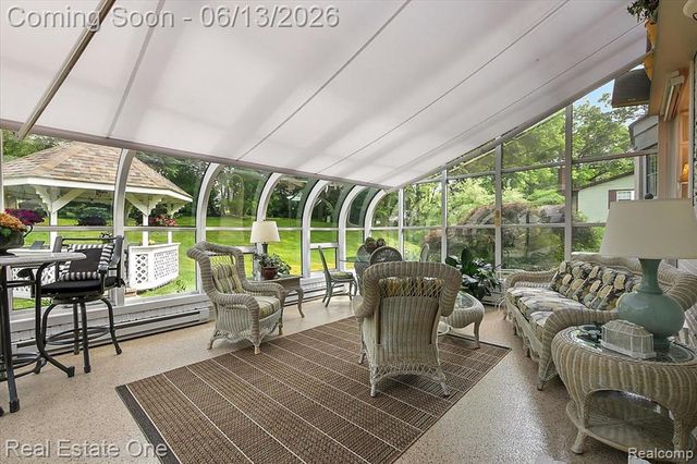 1854 Ludgate Lane, Rochester Hills, MI 48309
