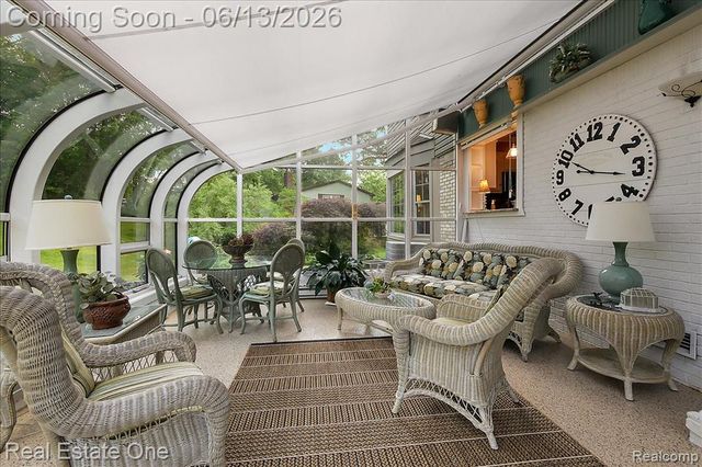 1854 Ludgate Lane, Rochester Hills, MI 48309