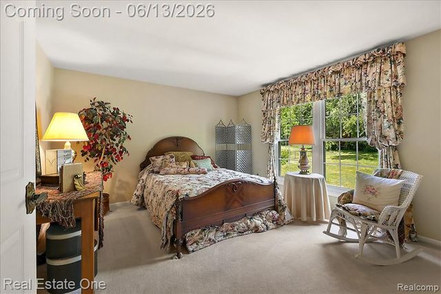 1854 Ludgate Lane, Rochester Hills, MI 48309