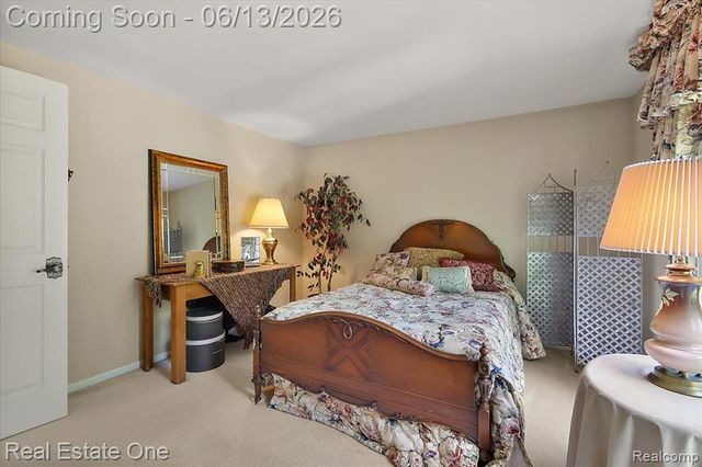 1854 Ludgate Lane, Rochester Hills, MI 48309