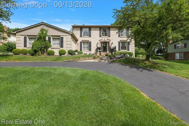 1854 Ludgate Lane, Rochester Hills, MI 48309