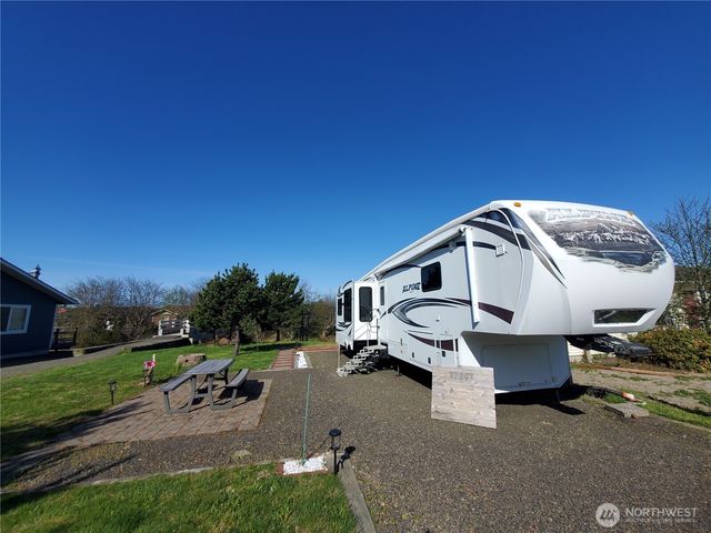 33001 I Street, Ocean Park, WA 98640