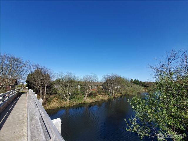 33001 I Street, Ocean Park, WA 98640